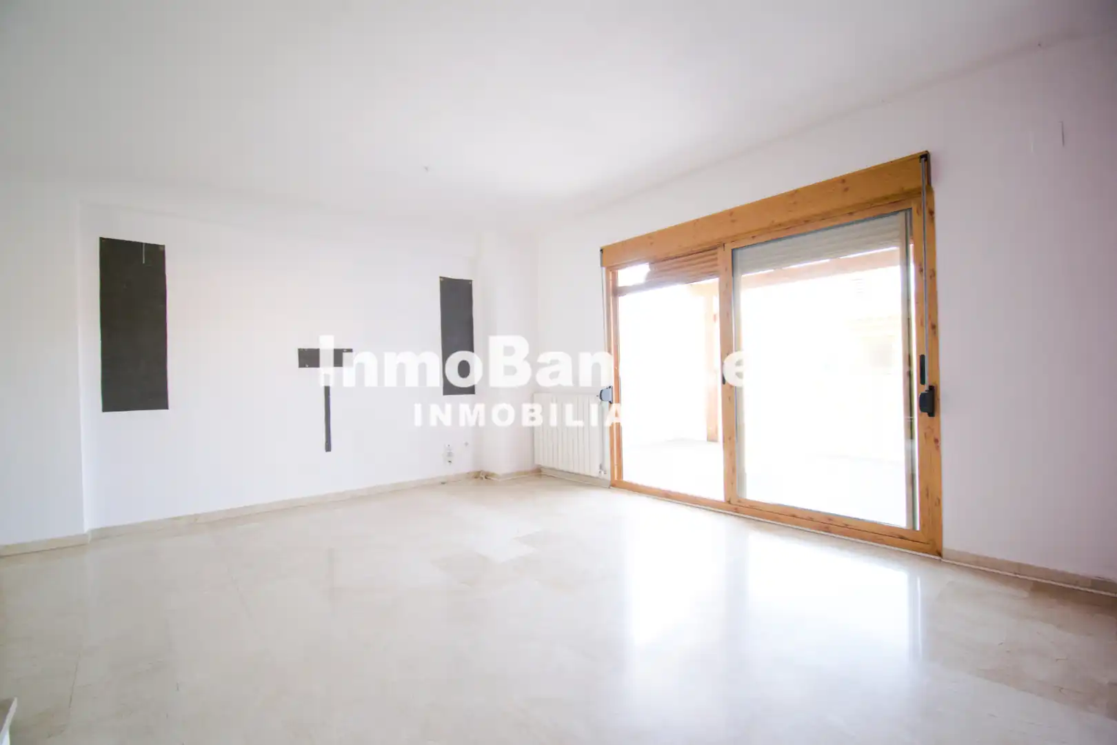 Sala de estar de Casa adosada de alquiler en Chiva con Aire acondicionado, Jardín privado y Terraza