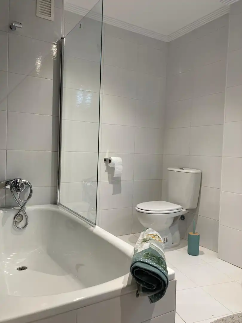 Badezimmer von Wohnungen zum Verkauf in Burgos mit Heizung, Abstellraum und Balkon
