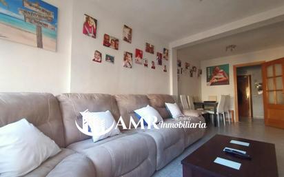 Living room of Flat for sale in Getafe  with Air Conditioner and Heating