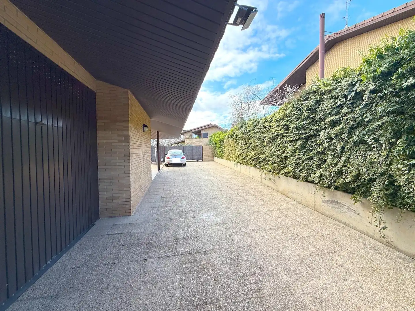 Parking de Casa o chalet en venta en Cadrete con Aire acondicionado, Calefacción y Jardín privado