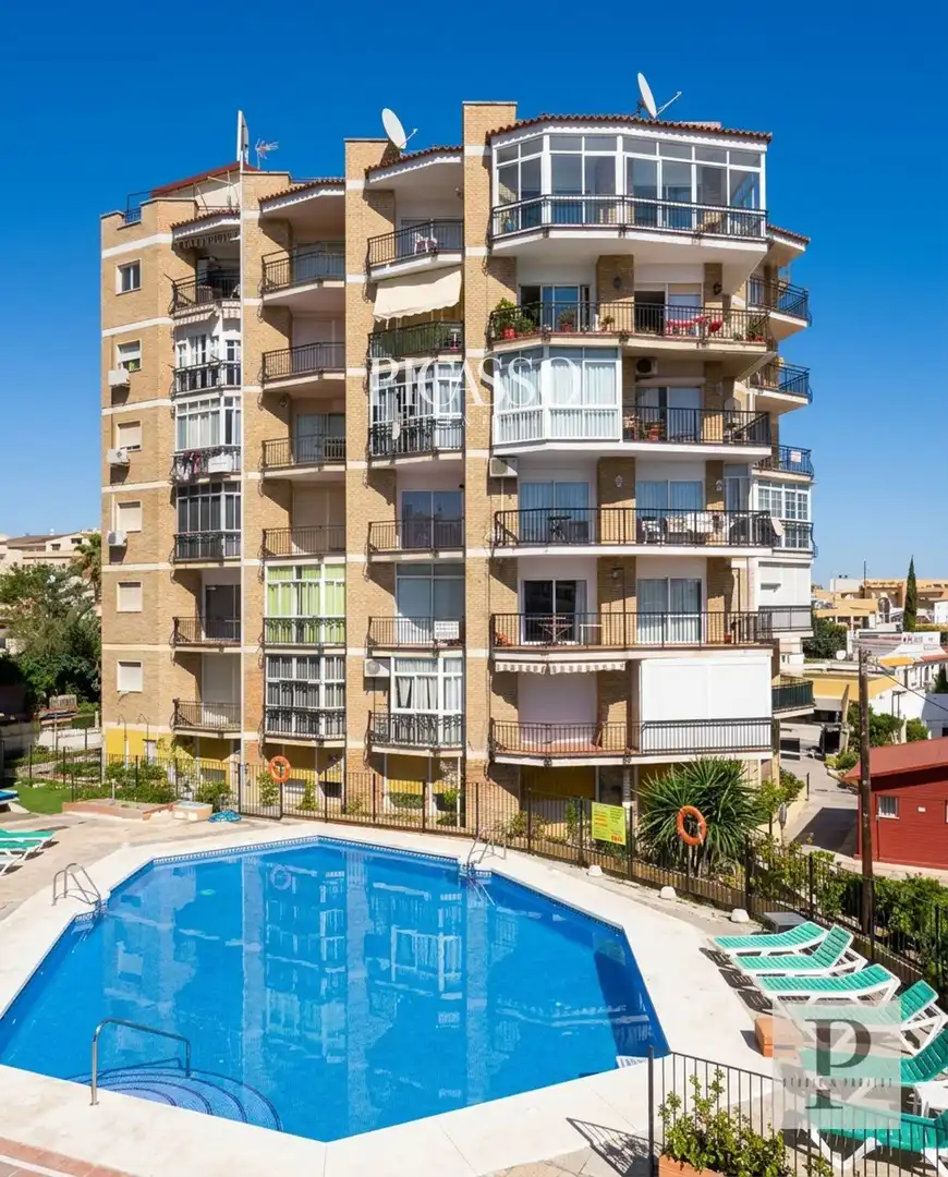 Flat with pool for sale in siroco