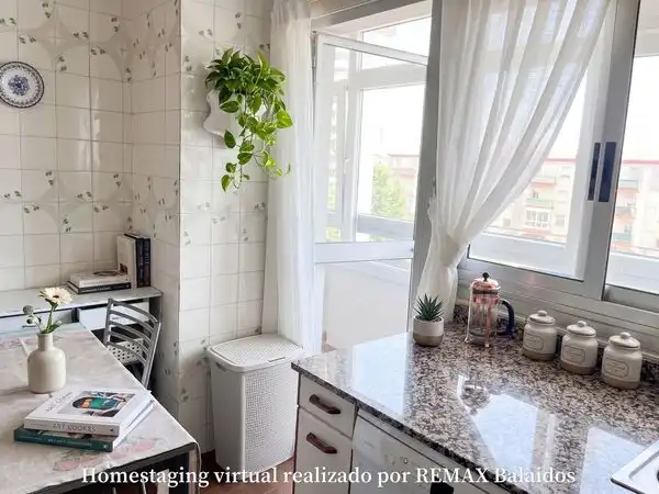 Kitchen of Flat for sale in Vigo   with Heating, Parquet flooring and Storage room