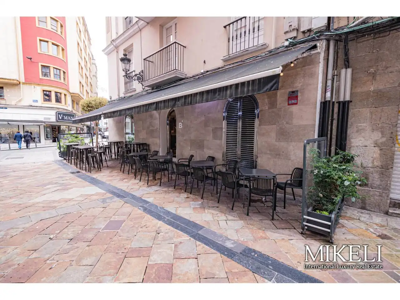 Terraza de Local en traspaso en Santander con Aire acondicionado y Alarma