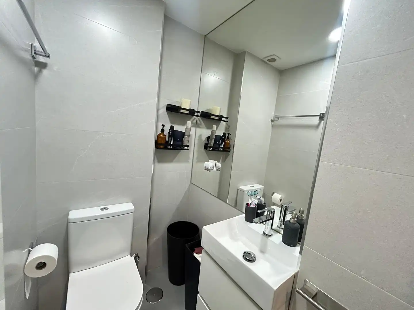 Baño de Piso en venta en Sevilla con Aire acondicionado y Balcón
