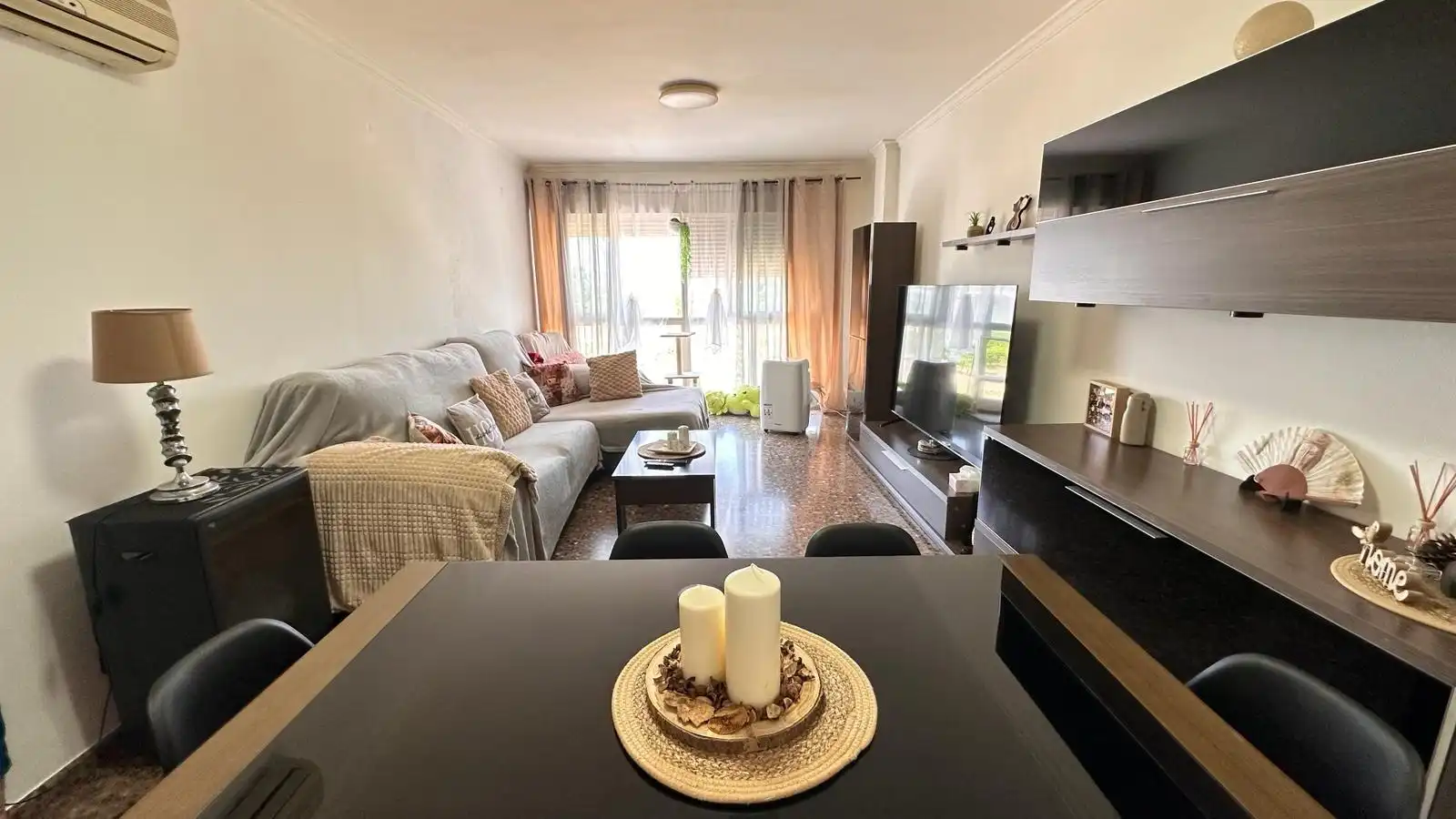 Wohnzimmer von Wohnung zum Verkauf in Carlet mit Klimaanlage und Heizung