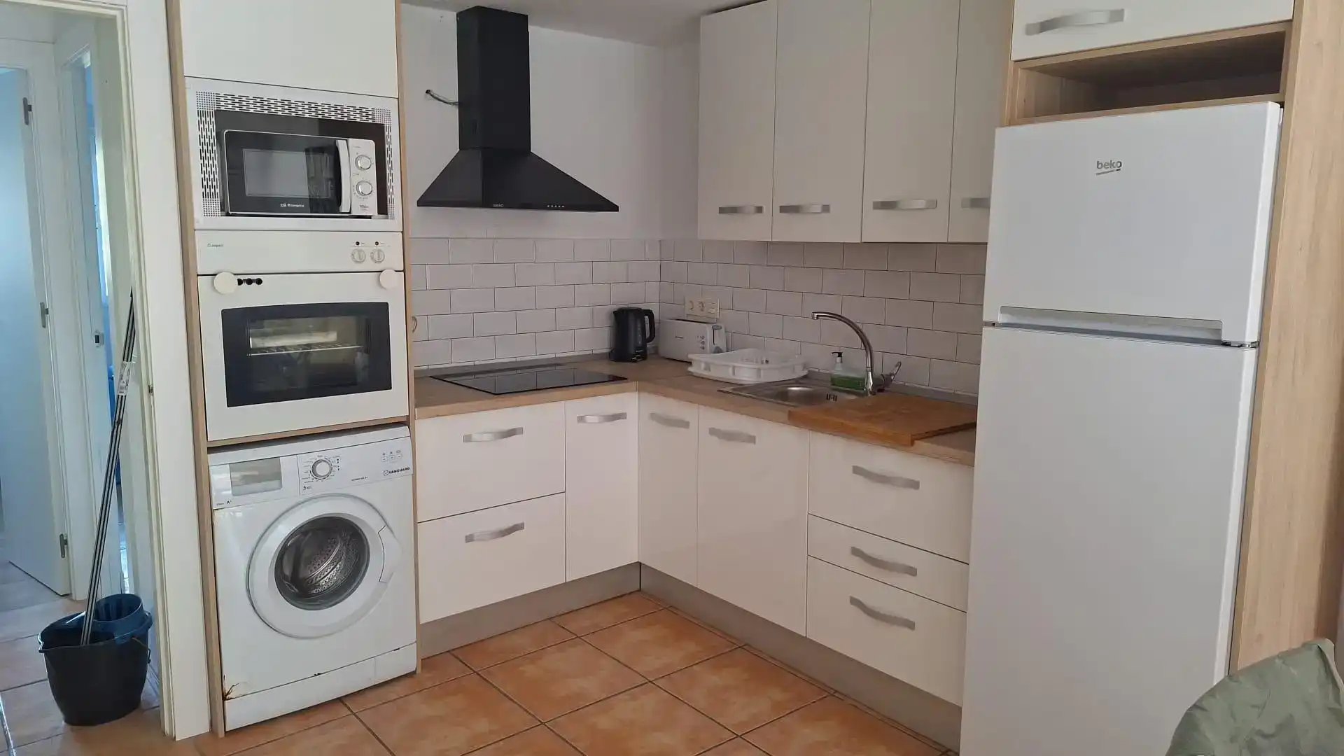 Cuina de Apartament de lloguer en Almuñécar amb Aire condicionat, Moblat i Forn