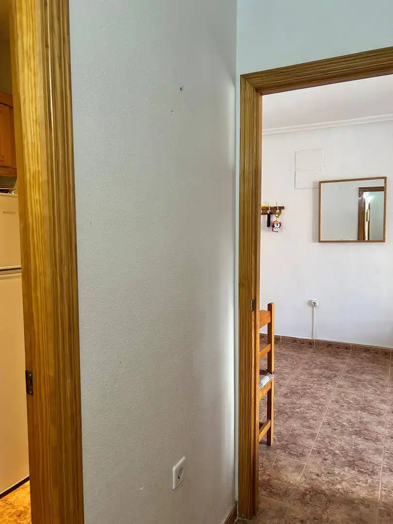 Wohnung zum Verkauf in Torrevieja mit Klimaanlage, Heizung und Privatgarten