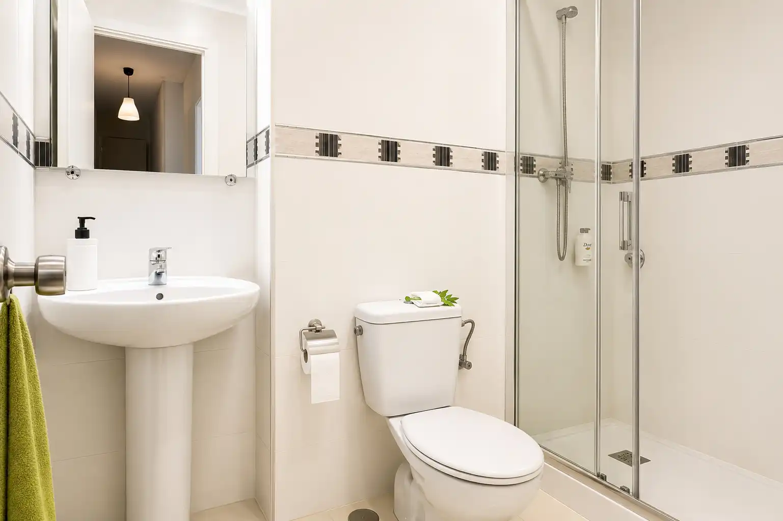 Baño de Piso de alquiler en Santa Cruz de Bezana con Calefacción, Terraza y Amueblado