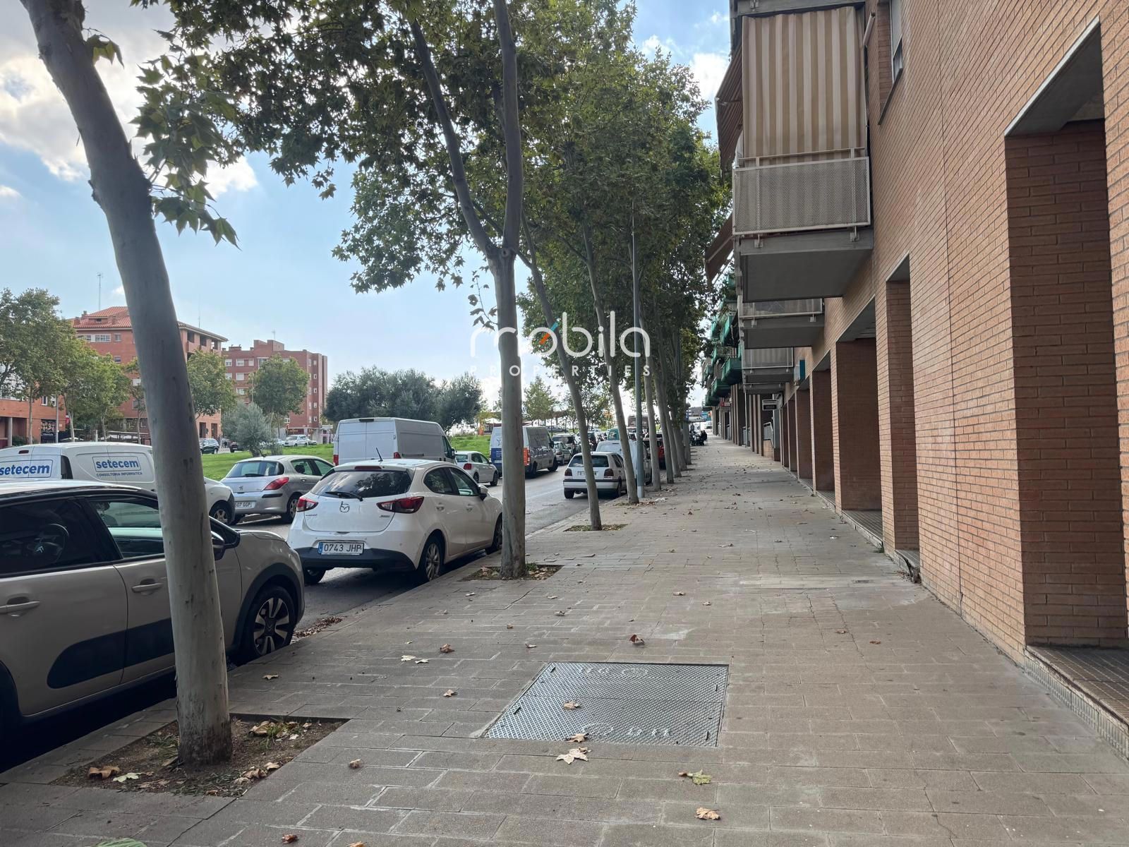 Vista exterior de Local de lloguer en Sabadell