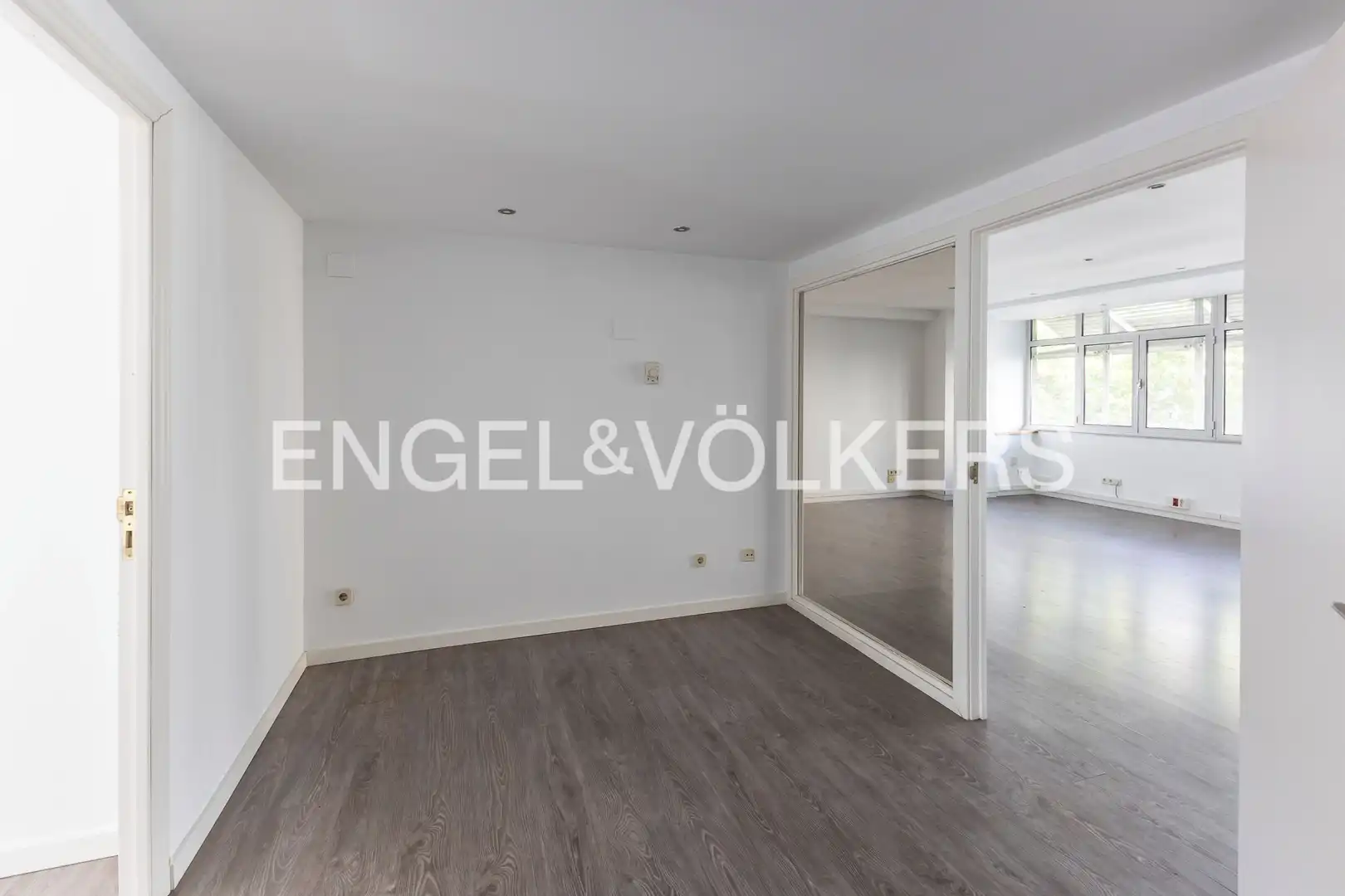 Wohnzimmer von Wohnung zur Miete in Madrid mit Heizung und Privatgarten