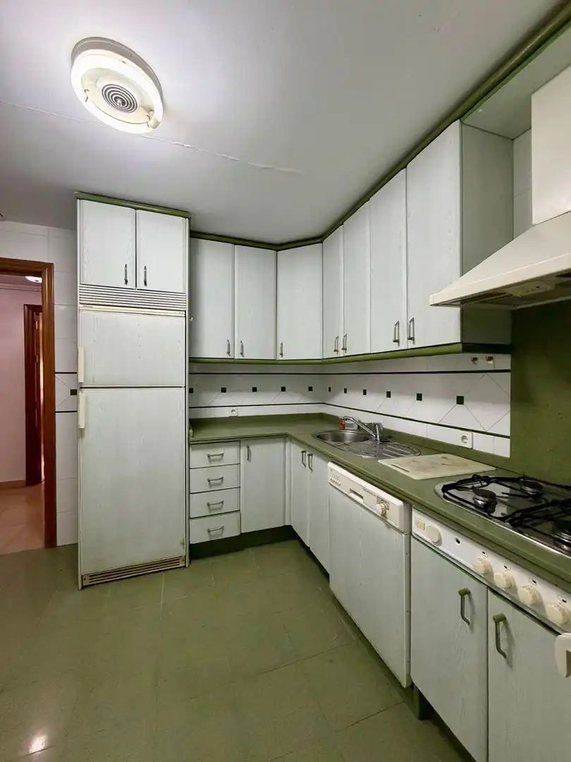 Cocina de Piso en venta en Córdoba con Calefacción, Trastero y Amueblado