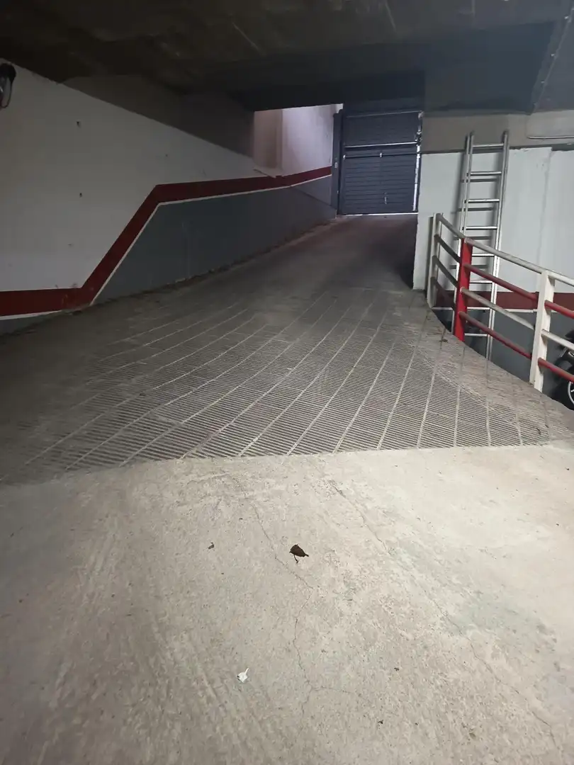 Parkplatz von Wohnung zum Verkauf in Badalona mit Heizung und Terrasse