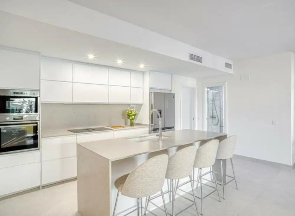 Cuina de Apartament en venda en Marbella amb Aire condicionat, Terrassa i Traster