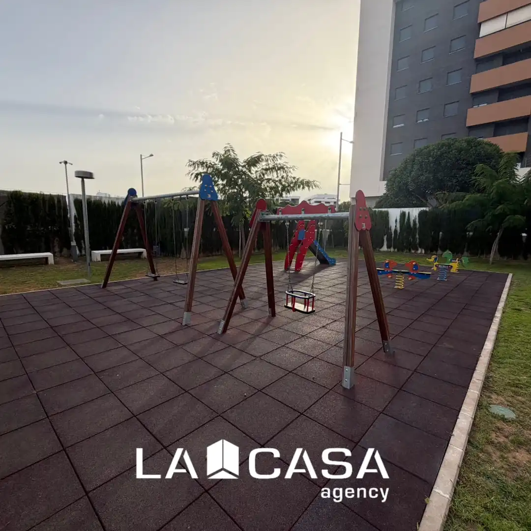 Pis amb piscina en venda a Entrenúcleos, imagen 24