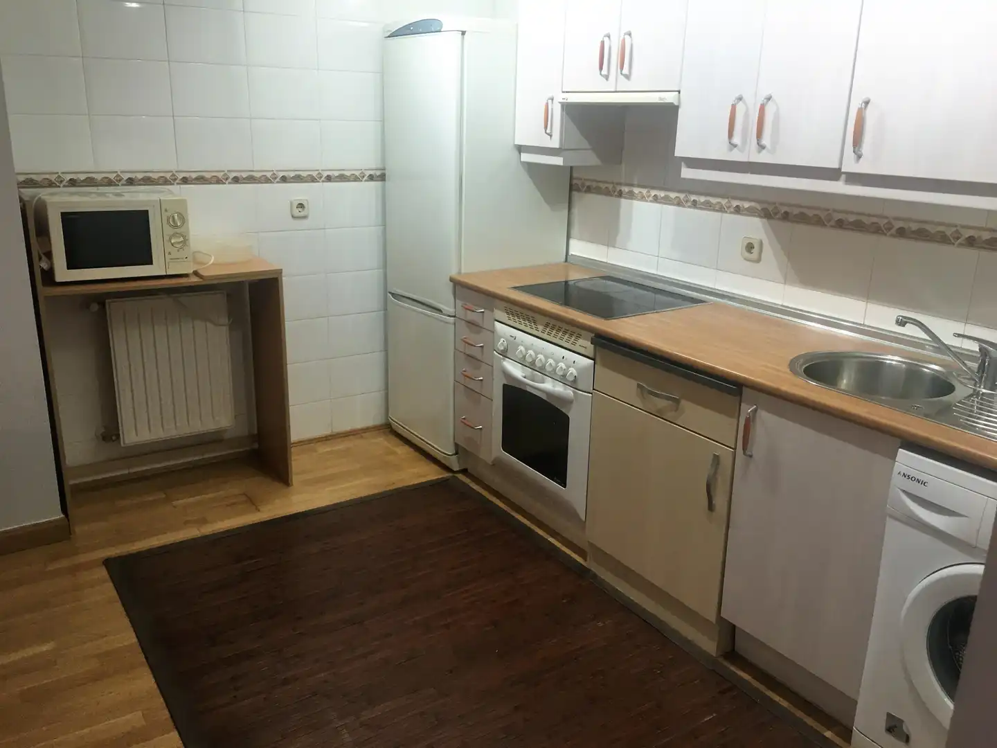 Cocina de Apartamento de alquiler en Pozuelo de Alarcón con Calefacción, Parquet y Terraza