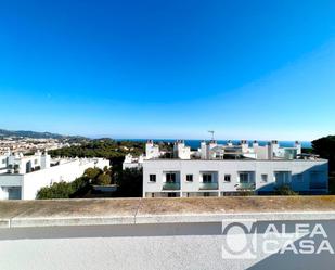 Vista exterior de Casa o xalet en venda en Lloret de Mar amb Aire condicionat, Terrassa i Piscina