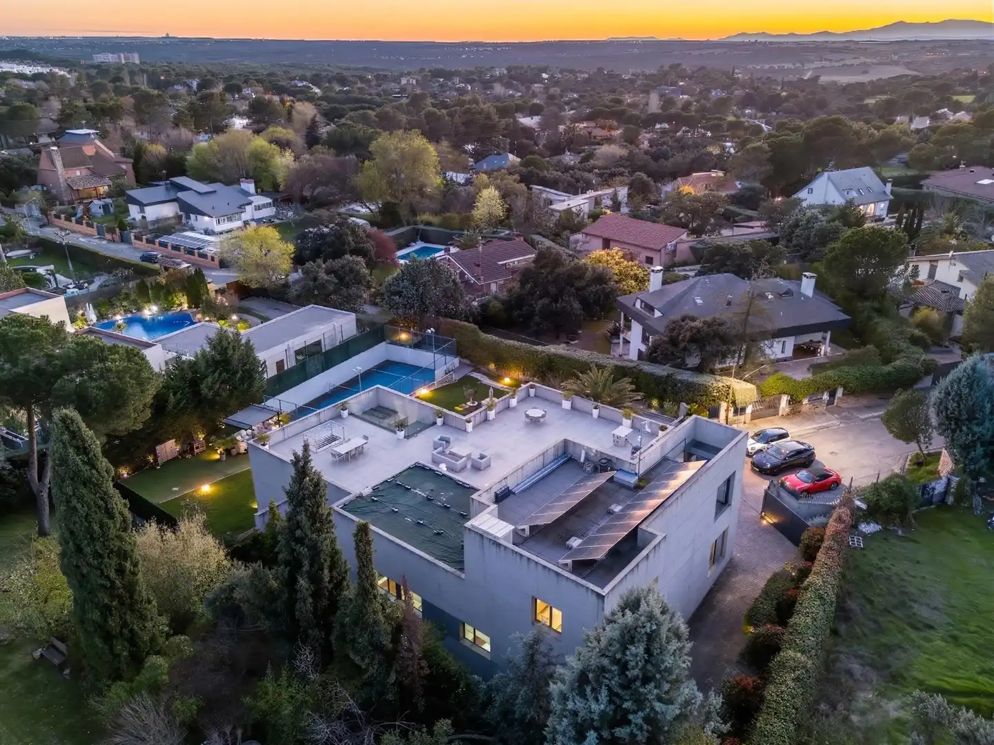 Vista exterior de Casa o xalet en venda en Villaviciosa de Odón amb Aire condicionat, Calefacció i Jardí privat