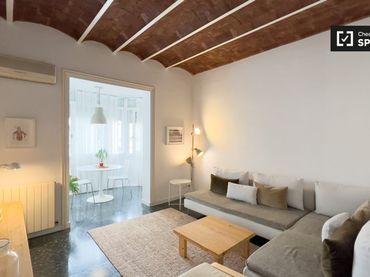 Appartamento con balcone in affitto a Eixample