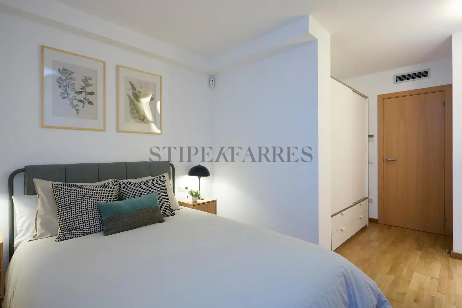 Habitación de Dúplex en venta en Barcelona con Aire acondicionado, Calefacción y Balcón