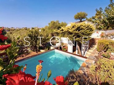 Casa con piscina in vendita a Cala Blanca