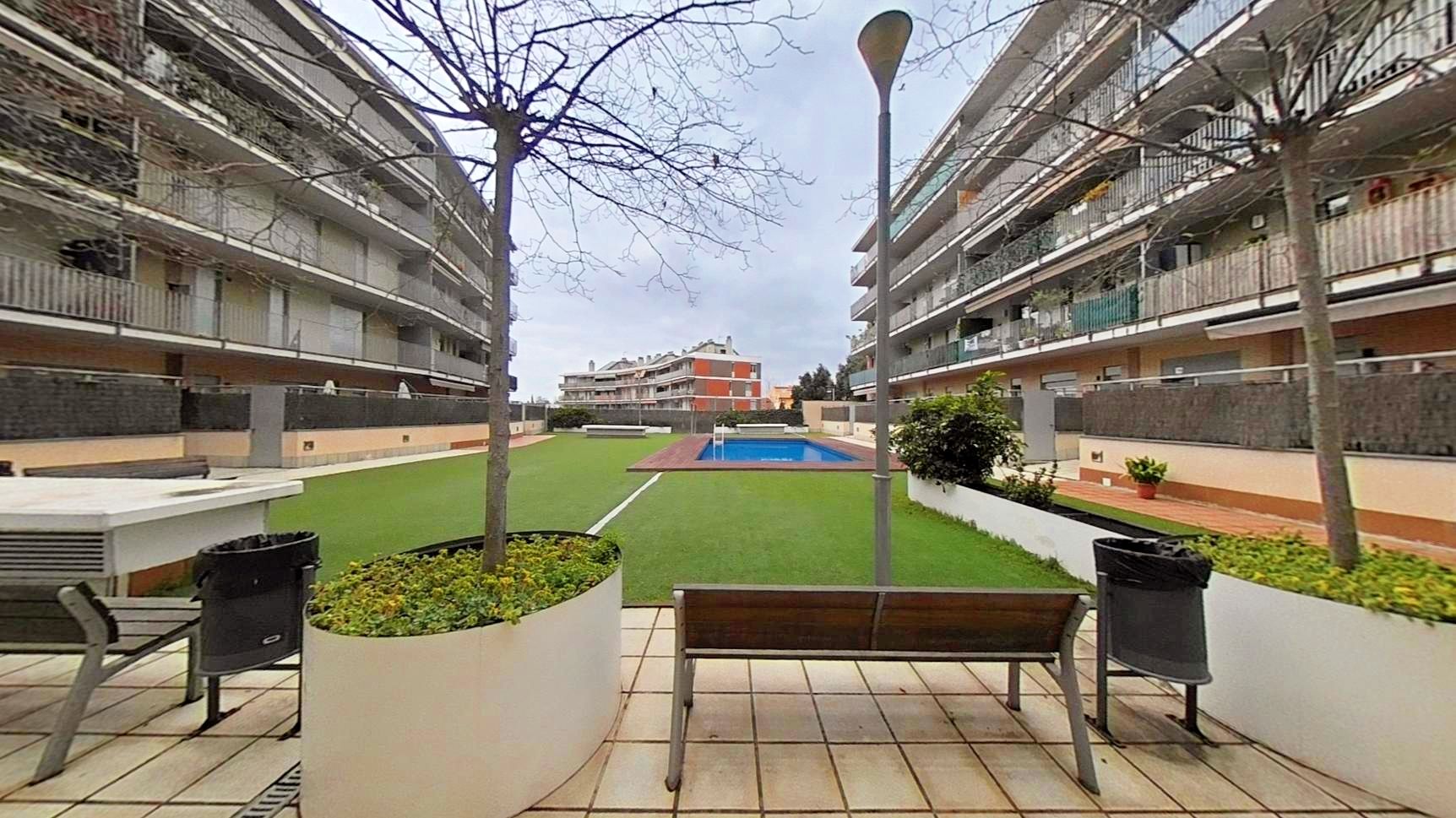 Terrassa de Pis en venda en Sant Cugat del Vallès amb Terrassa, Traster i Piscina