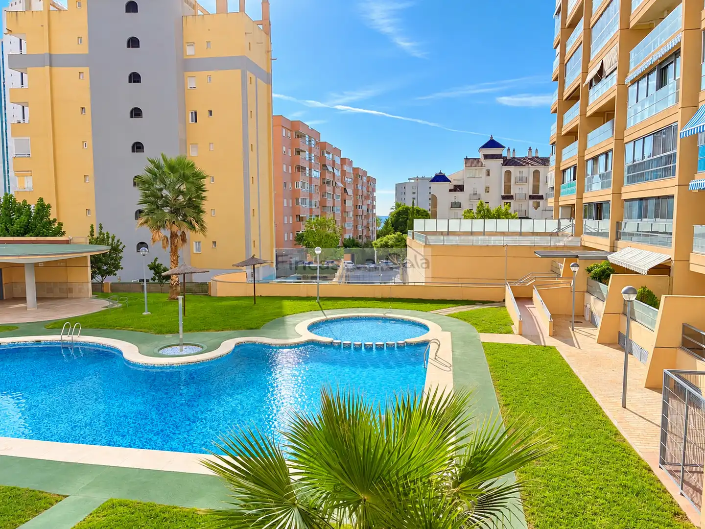 Apartamento con piscina en venta en levante 8, imagen 2