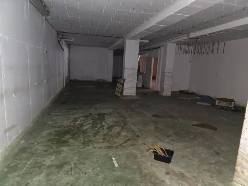 Local en venta en Baños de Montemayor