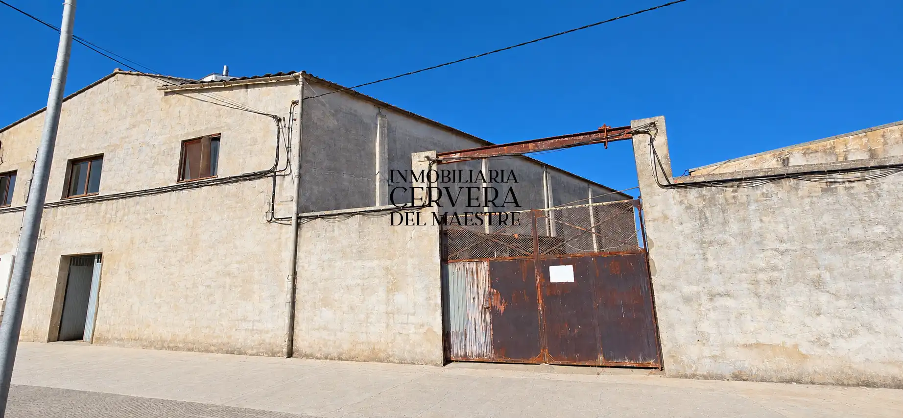 Vista exterior de Nau industrial en venda en La Salzadella