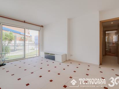 Living room of Flat for sale in Terrassa  with Air Conditioner and Balcony