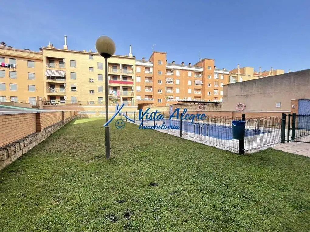 Exterior view of Flat for sale in Haro  with Air Conditioner, Heating and Parquet flooring