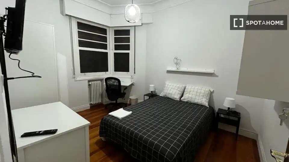 Bedroom of Flat for share in Bilbao   with Air Conditioner and Terrace