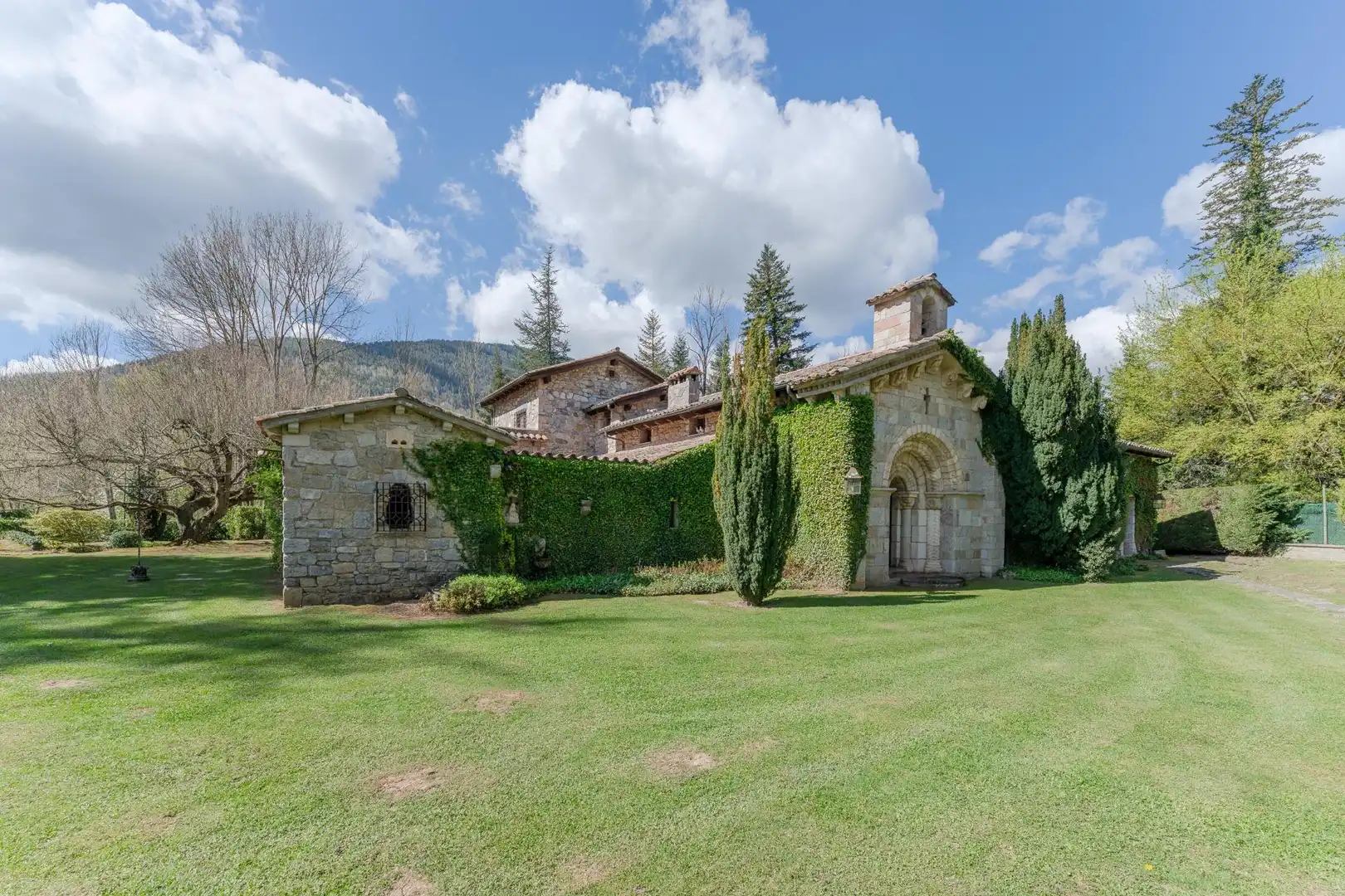Vista exterior de Casa o xalet en venda en Camprodon amb Jardí privat, Parquet i Traster