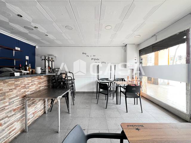 Local comercial en Alquiler en La Verneda i la Pau