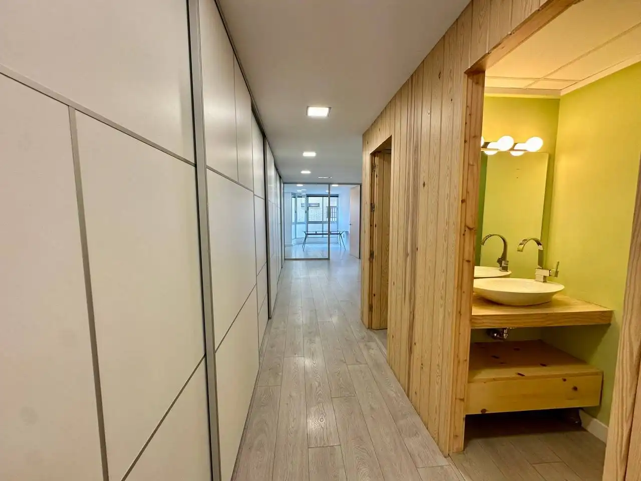 Oficina de alquiler en Torrevieja con Terraza