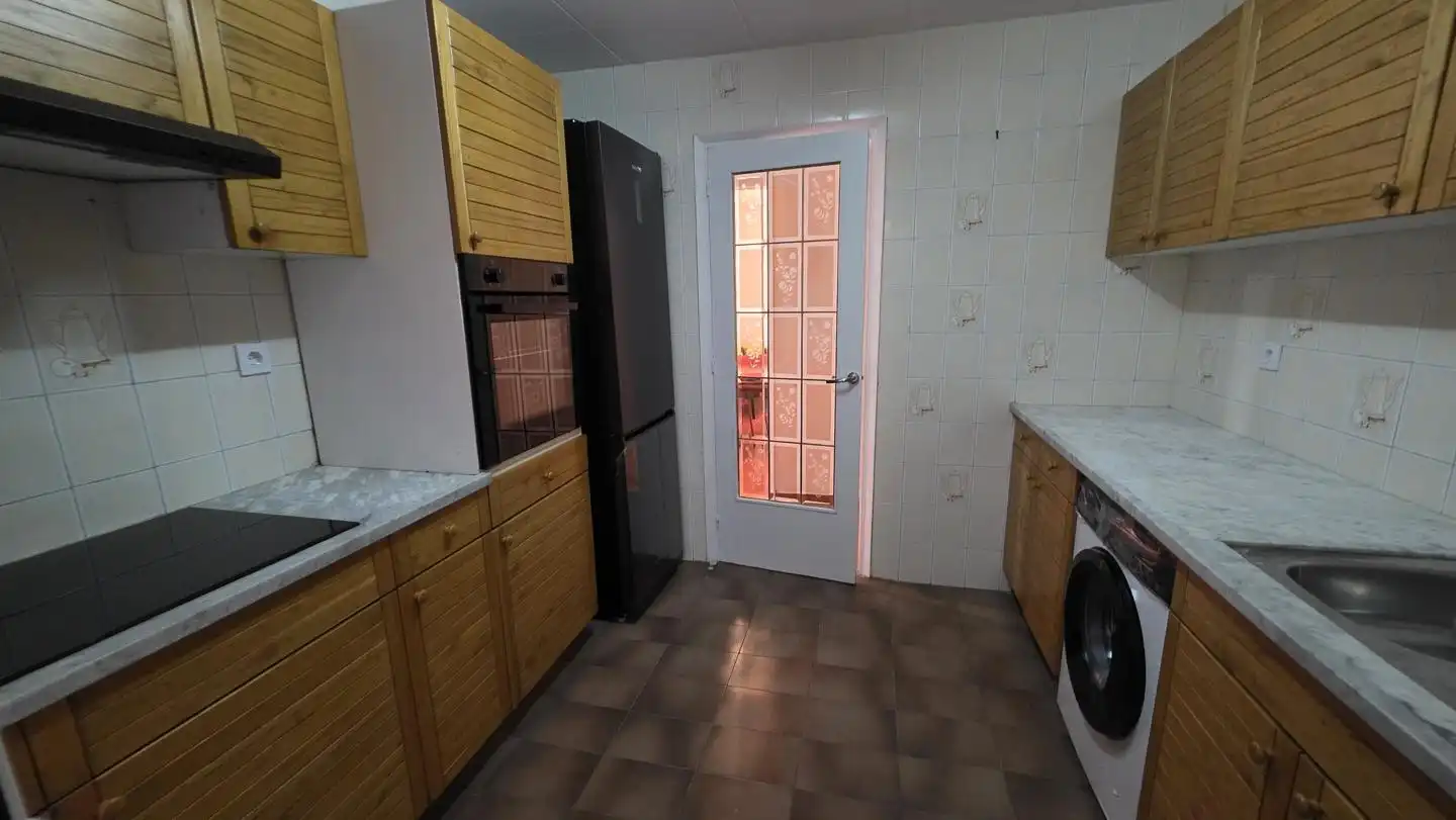 Cocina de Piso de alquiler en Terrassa con Calefacción, Amueblado y Balcón
