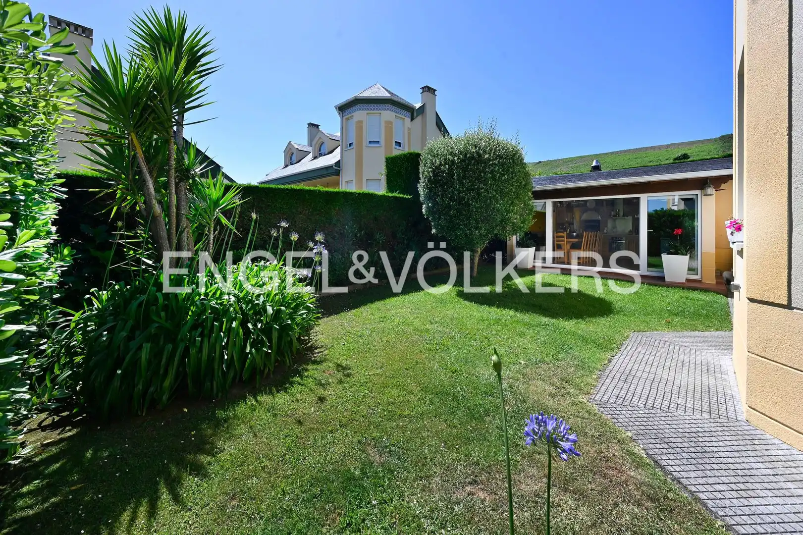 Jardín de Casa o chalet en venta en Santa Cruz de Bezana con Aire acondicionado, Calefacción y Jardín privado