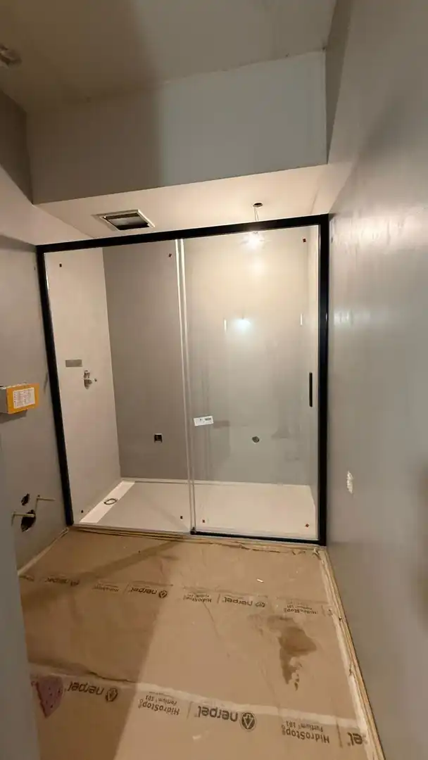 Bathroom of Office for sale in Barcelona  with Air Conditioner and Heating