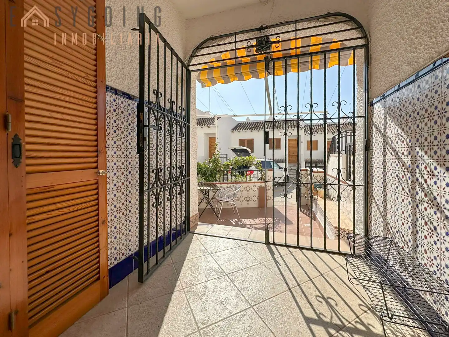 Vista exterior de Casa adosada en venda en Santa Pola amb Aire condicionat, Jardí privat i Terrassa