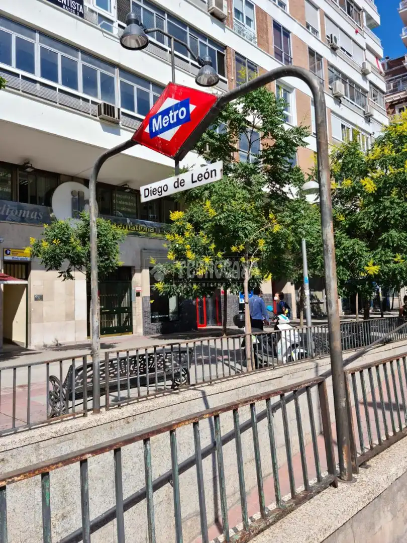 Oficina en venda a Guindalera