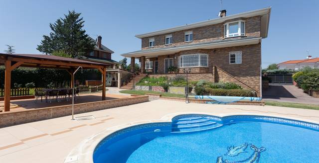 Casa-chalet en Venta en Las Vegas  - Santa María