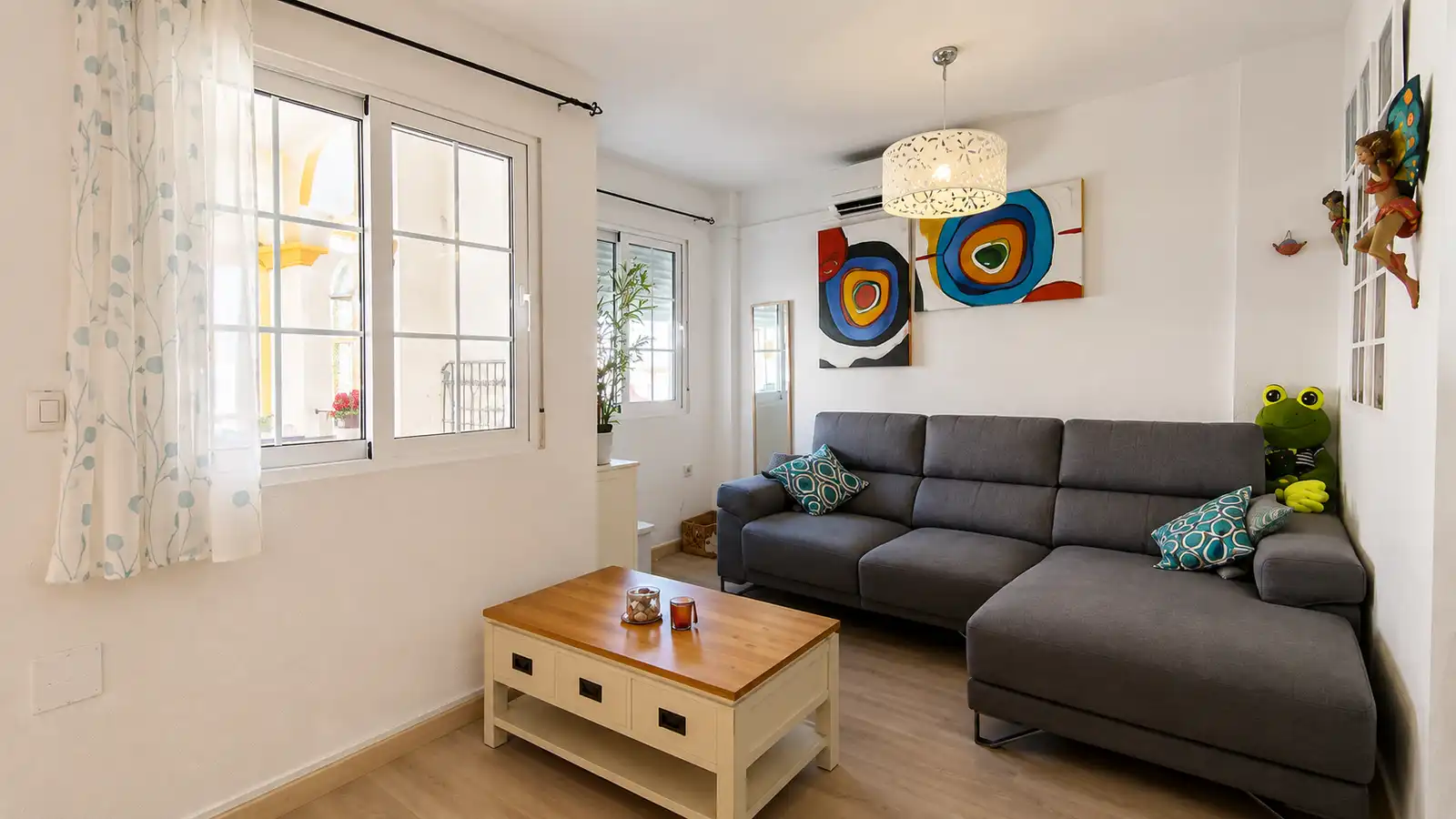 Wohnzimmer von Haus oder Chalet zum Verkauf in Santa Pola mit Klimaanlage, Heizung und Gemeinschaftspool