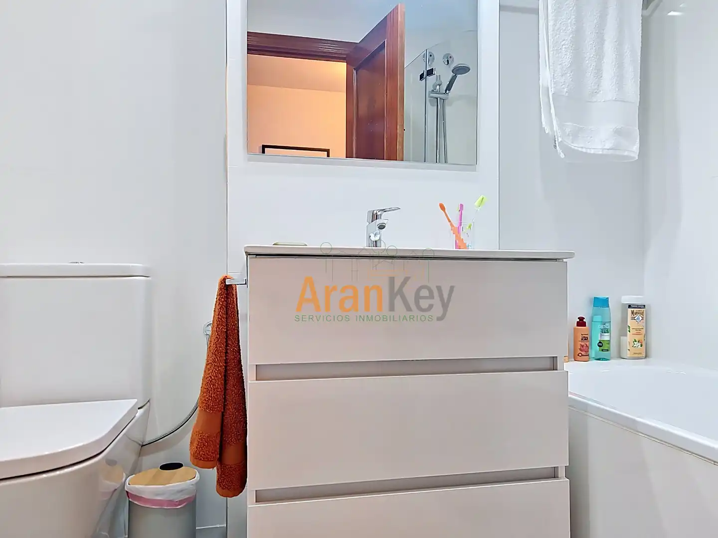 Baño de Piso en venta en Aranjuez con Aire acondicionado, Calefacción y Trastero