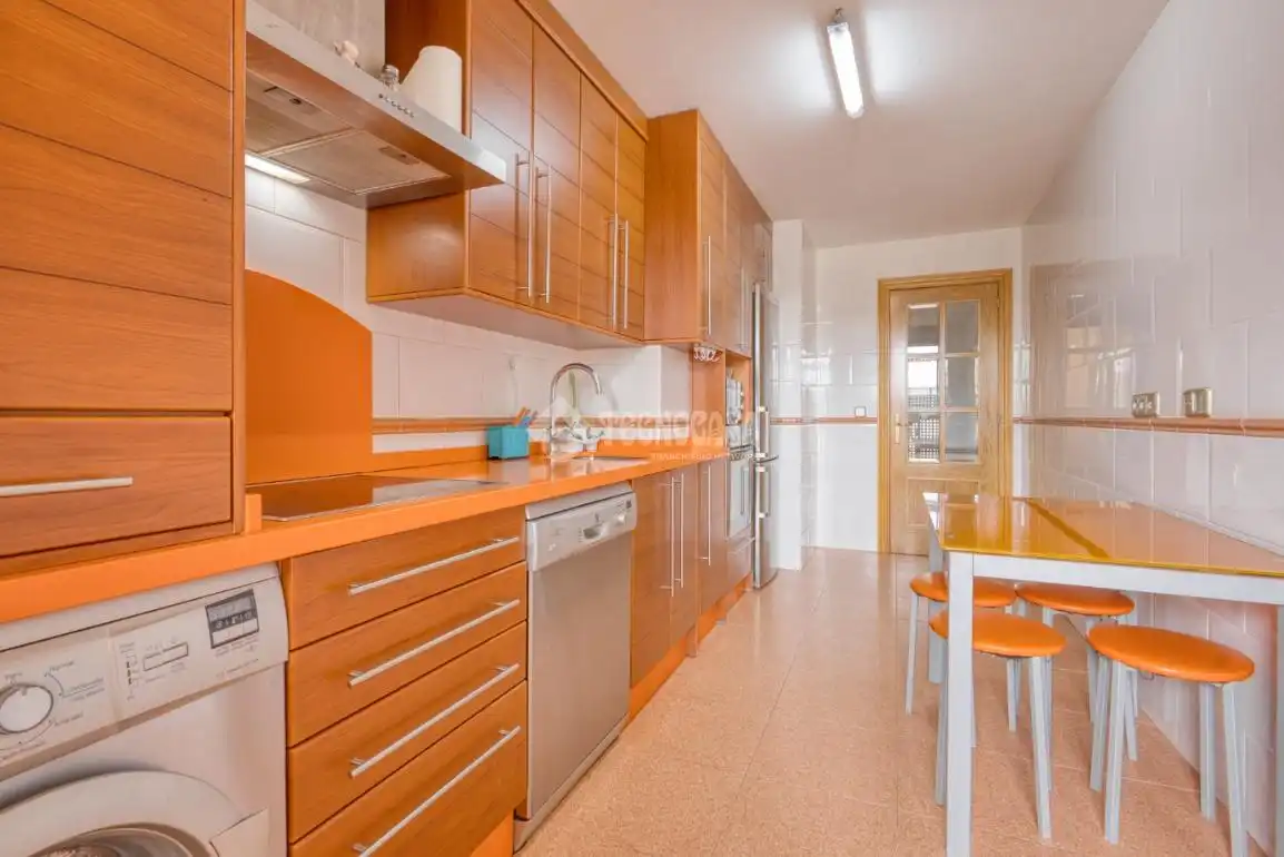 Cocina de Piso en venta en Arapiles con Calefacción, Trastero y Balcón
