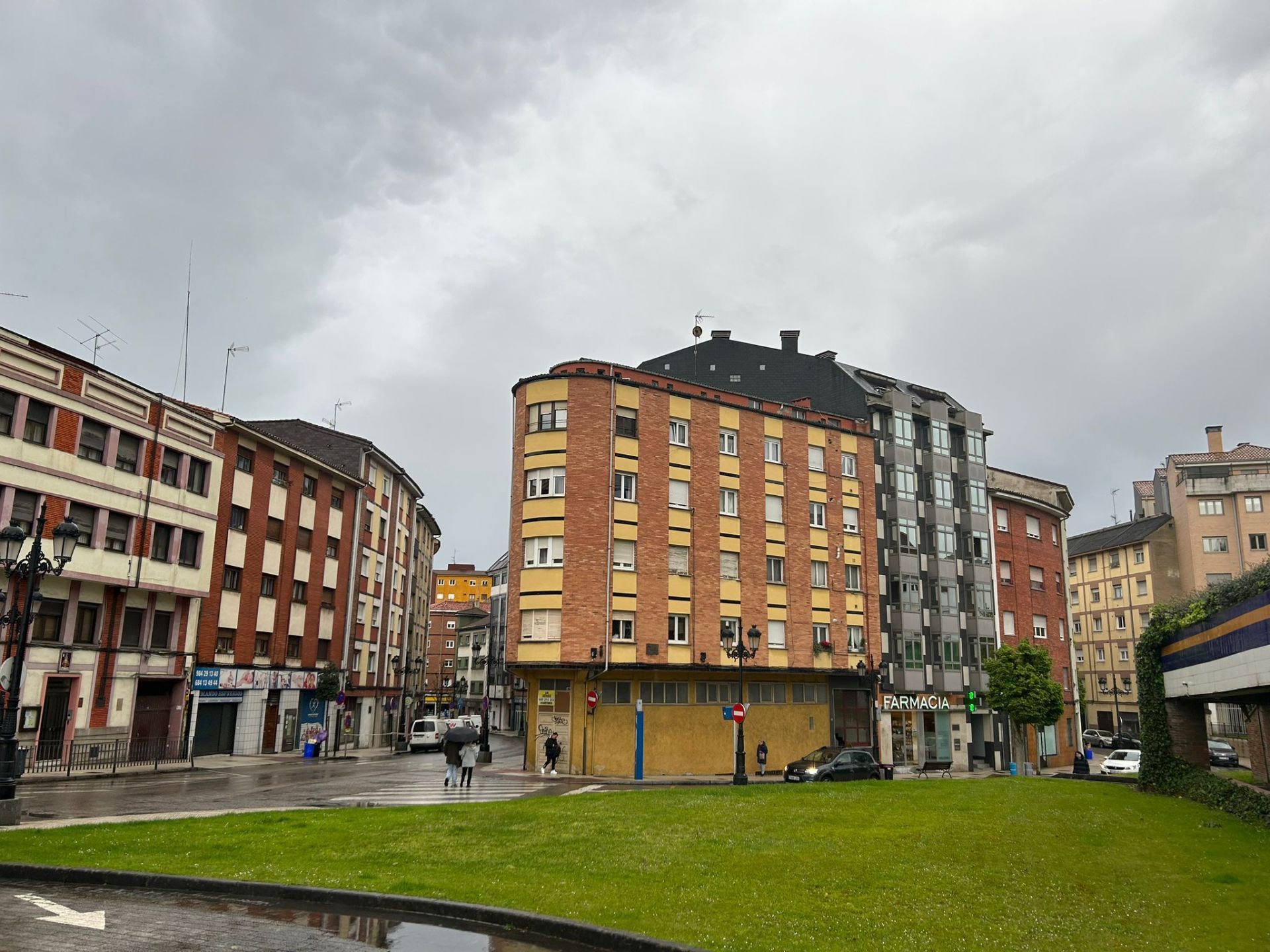 Vista exterior de Traster en venda en Oviedo 