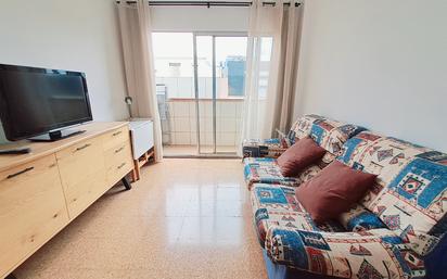 Sala d'estar de Estudi de lloguer en Las Palmas de Gran Canaria amb Moblat, Rentadora i Microones