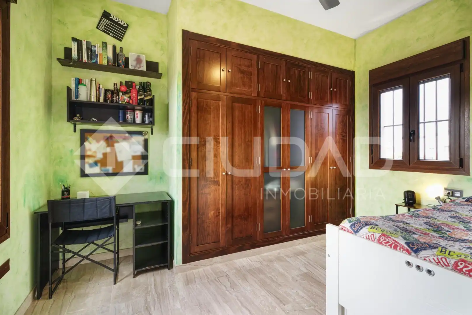 Dormitori de Casa o xalet en venda en Castilleja de la Cuesta amb Aire condicionat, Jardí privat i Terrassa