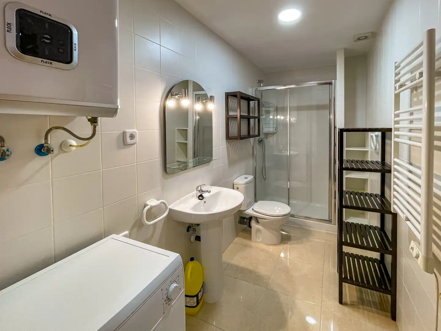 Badezimmer von Wohnung zur Miete in Getafe mit Klimaanlage, Heizung und Ofen