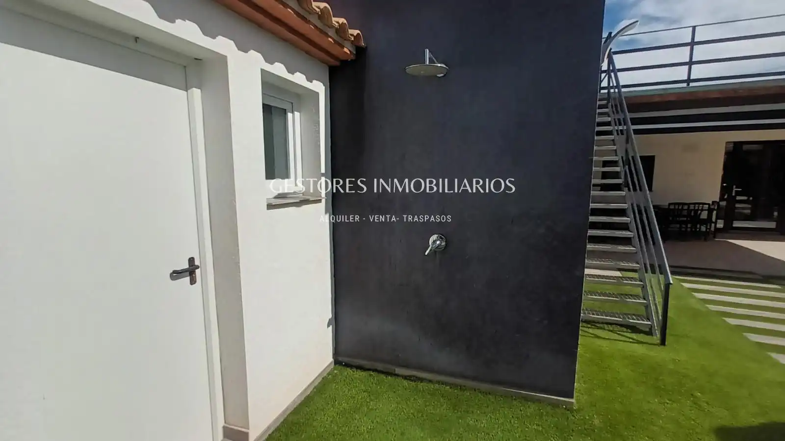 Vista exterior de Casa o xalet en venda en Gaianes, Alicante