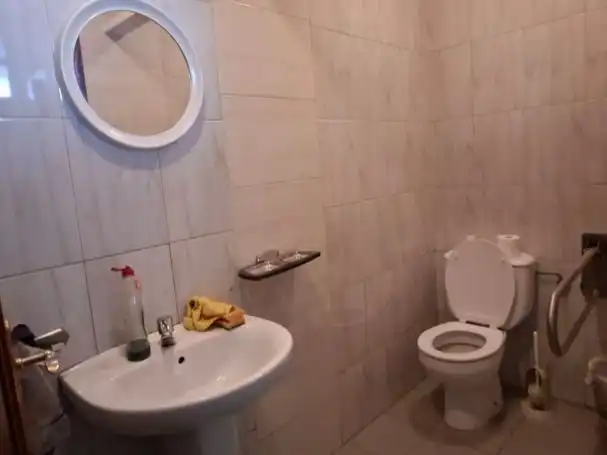 Badezimmer von Geschaftsraum zur Miete in Lugo
