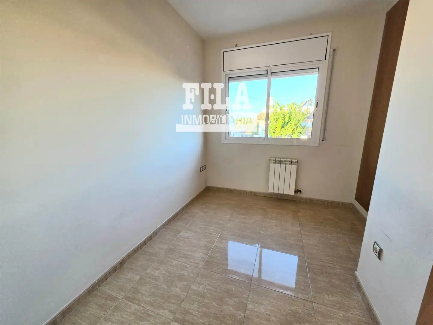 Casa aparellada amb jardí en venda a La Pobla de Montornès, imagen 31